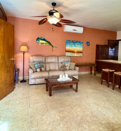 Beachside Casa: Steps to the Sand