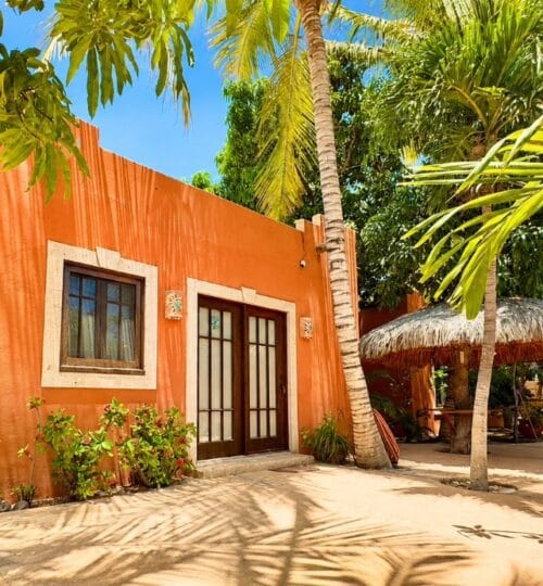 Casa de las Palmas, Davis Street